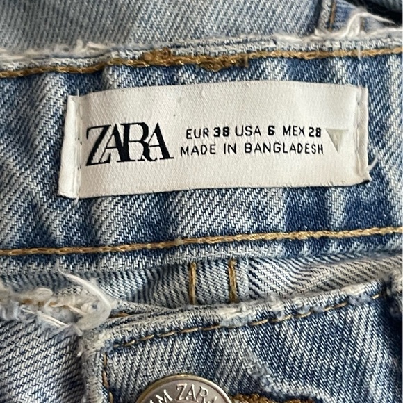 Zara light wash heavily distressed flawed jeans - Picture 3 of 5